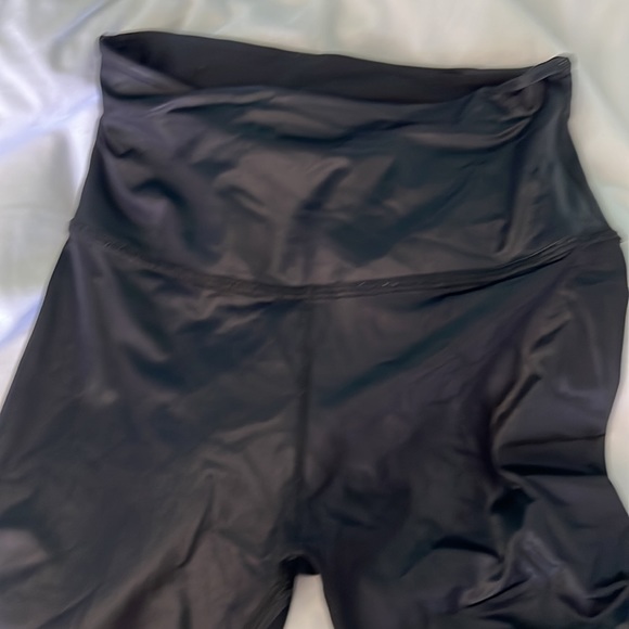 Beyond Yoga - Pearlized High Waisted Midi Legging - Picture 5 of 7